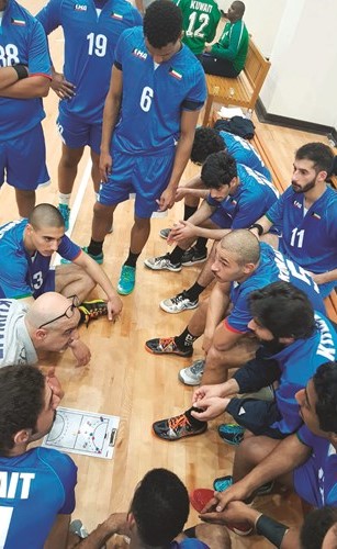 الاستعدادات الأخيرة لمنتخبنا الوطني خلال ودية البحرين أمس ﻿