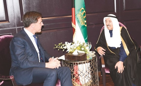 صاحب السمو الأمير مستقبلا رئيس الوزراء الهولندي مارك روت﻿