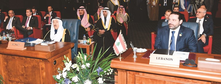 صاحب السمو الأمير الشيخ صباح الأحمد ورئيس الوزراء اللبناني سعد الحريري خلال القمة﻿