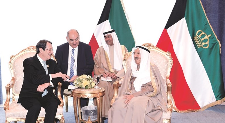 صاحب السمو الأمير الشيخ صباح الأحمد مستقبلا رئيس جمهورية قبرص نيكوس انستاسياديس﻿