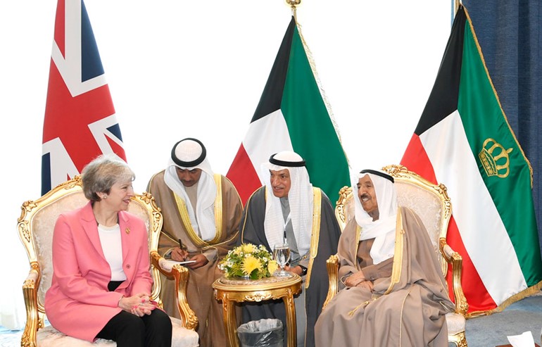  صاحب السمو الأمير مع رئيسة وزراء بريطانيا تيريزا ماي