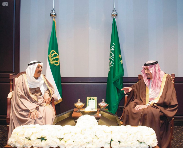  صاحب السمو الأمير خلال لقائه مع خادم الحرمين الشريفين الملك سلمان بن عبدالعزيز