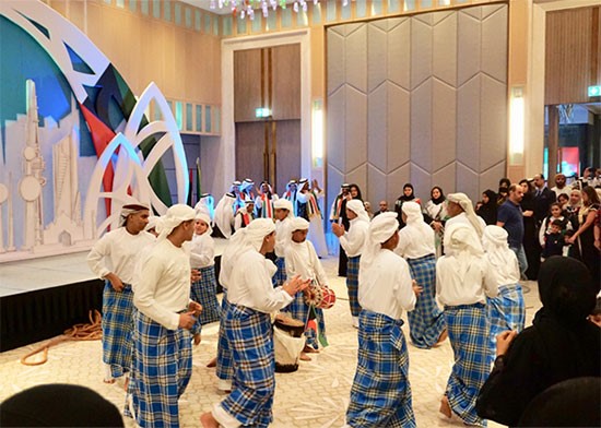 فقرة من العروض الفنية خلال احتفال قنصليتنا في دبي