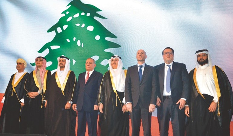 السفير عبدالعال القناعي مع ممثلي الرؤساء الثلاثة و سفراء مجلس التعاون الخليجي﻿