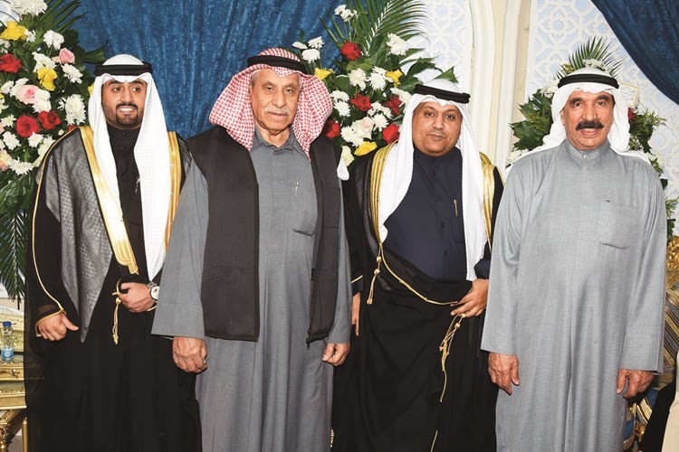 أحمد العتيقي وحمد العتيقي يباركان﻿