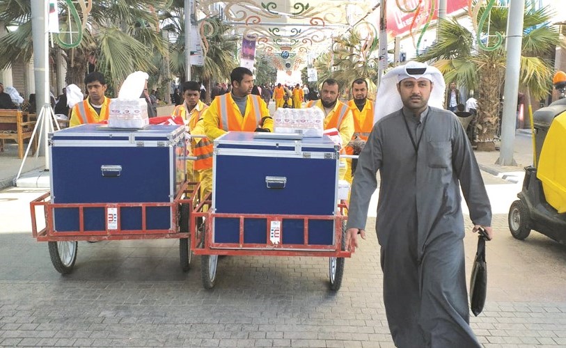 رجال البلدية لم يقصروا على مدار الساعة في رفع المخلفات من مختلف المناطق﻿