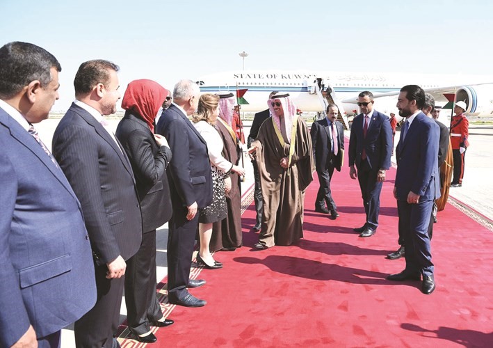 الغانم أثناء وصوله إلى بغداد﻿