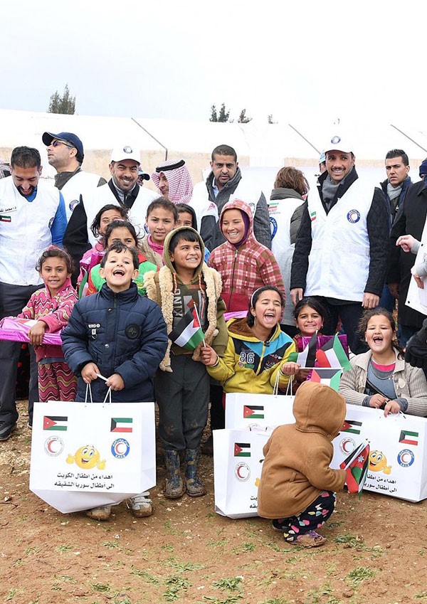 الغانم يزور مخيمات اللاجئين السوريين في الأردن: سياسة التدخل الإنساني الكويتية ماضية قدماً