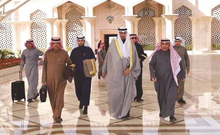 المستشار د.فهد العفاسي مغادرا الى تونس ﻿