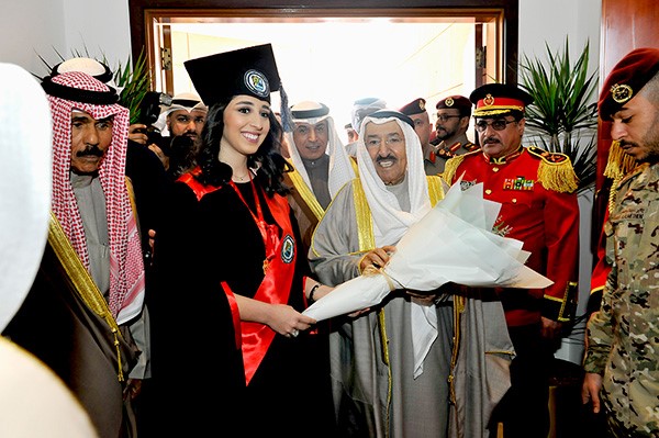 الأمير يشمل برعايته وحضوره حفل توزيع الشهادات على أوائل خريجي الجامعة المتفوقين