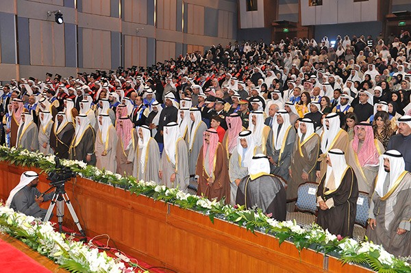 الأمير يشمل برعايته وحضوره حفل توزيع الشهادات على أوائل خريجي الجامعة المتفوقين