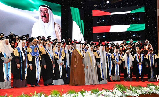 الأمير يشمل برعايته وحضوره حفل توزيع الشهادات على أوائل خريجي الجامعة المتفوقين