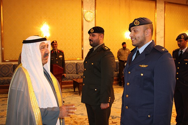 النائب الأول خلال تقليده عددا من ضباط الجيش رتبهم الجديدة: حافظوا على قسمكم وضعوا مصلحة الوطن والذود عنه نصب أعينكم