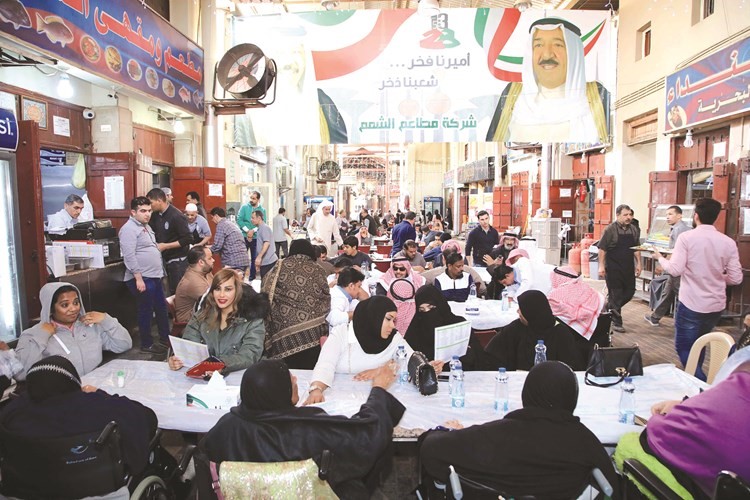 في سوق المباركية﻿