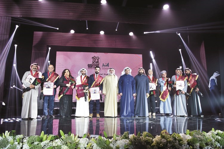 المكرمون ومعهم عبدالرحمن المطيري وعبدالله عبدالرسول وعبدالله البدر﻿