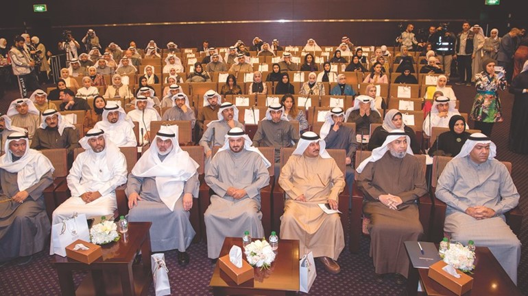 عادل الصرعاوي مع الحضور خلال ندوة تنفيذ أجندة 2030 للتنمية المستدامة﻿