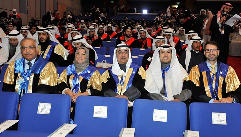 أسماء الأوائل من خريجي الكليات والأول من ذوي الاحتياجات الخاصة بحيث لا يقل المعدل عن ثلاثة من سلم الأربع نقاط للعام الجامعي 2018/2017
