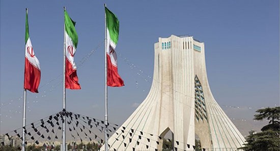 "الخارجية الإيرانية": ظريف قدّم استقالته لعدم إبلاغه بزيارة الأسد