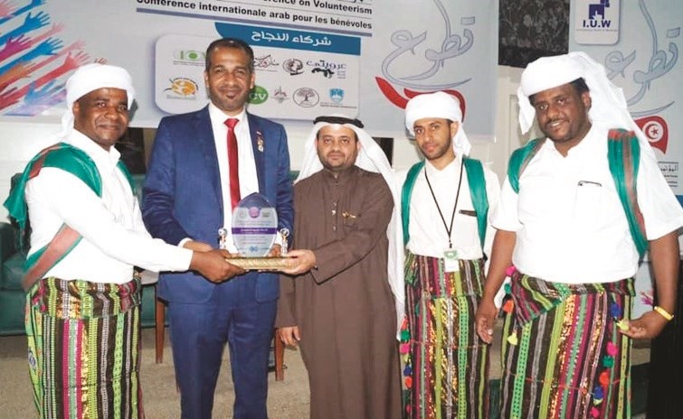 م. فنيس العجمي يشارك في تكريم الوفود المشاركة في المؤتمر بالجمهورية التونسية﻿