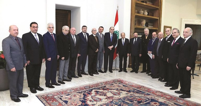 الرئيس العماد ميشال عون مستقبلا في بعبدا وزير الدولة لشؤون رئاسة الجمهورية سليم جريصاتي﻿﻿والهيئة الوطنية لحماية الدستور والقانون				(محمود الطويل)﻿