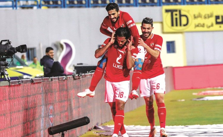 الأهلي يمتع ويقسو على بتروجيت برباعية