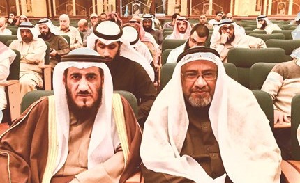 الوكيل م. فريد عمادي والوكيل المساعد عيسى العبيدلي خلال الافتتاح ﻿