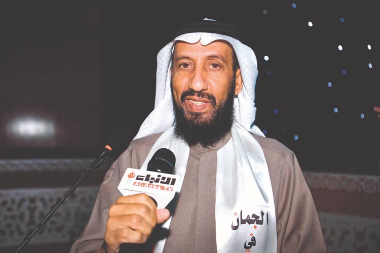 الشيخ خالد الخراز متحدثا خلال المحاضرة﻿