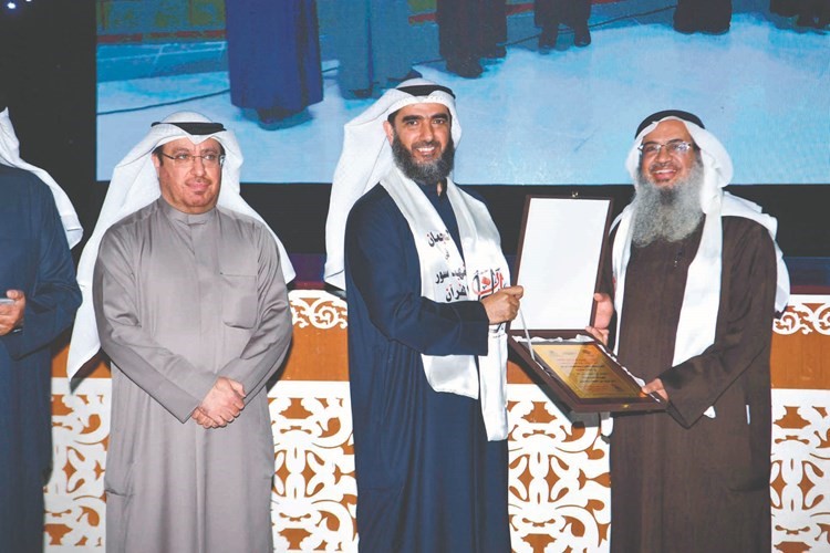 الموجه الفني العام د.محمد الراشد يكرم أ.عبدالرحيم السرحان﻿