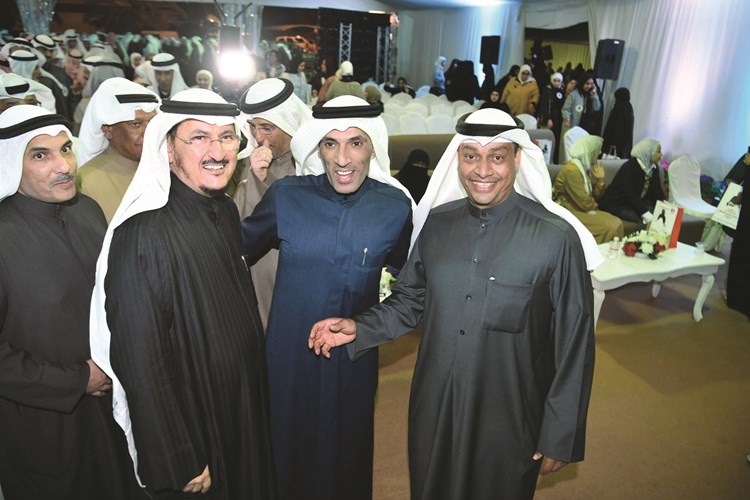 مرشح الدائرة الثانية د.حمد المطر ومبارك الدويلة﻿
