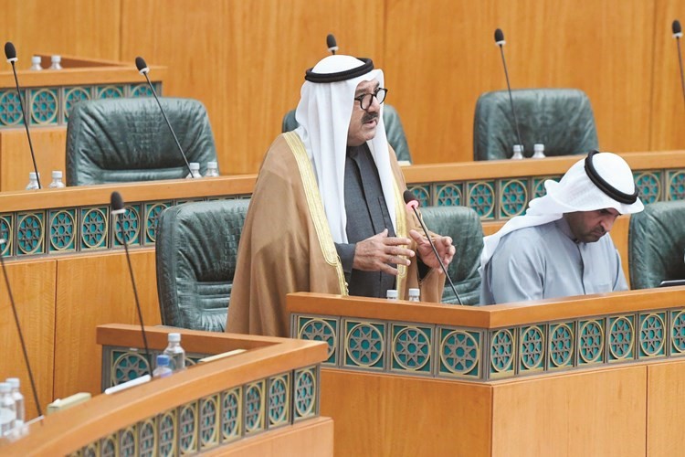 الشيخ ناصر صباح الاحمد متحدثا وبجانبه د.نايف الحجرف