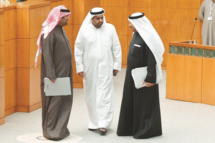 سعد الخنفور وراكان النصف وخالد الروضان﻿