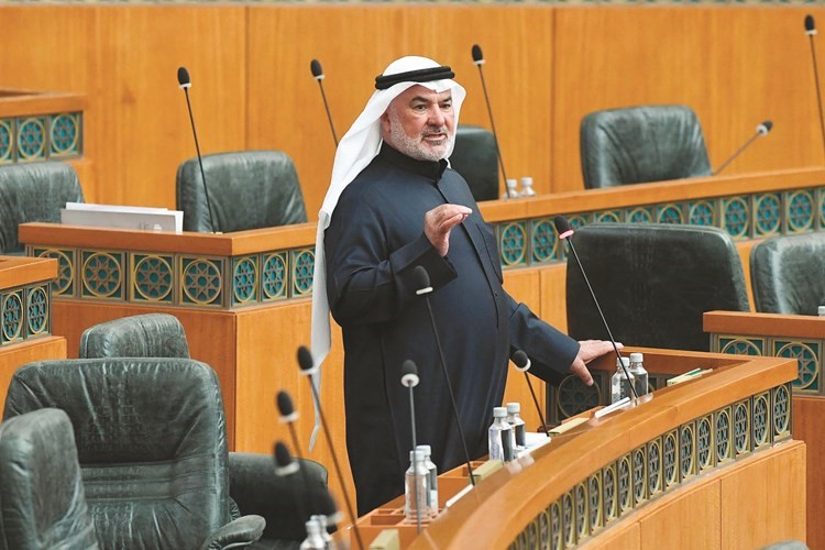 صالح عاشور متحدثا﻿