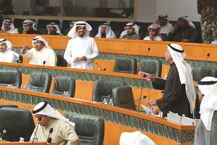 سجال بين عبدالله الرومي والحميدي السبيعي﻿