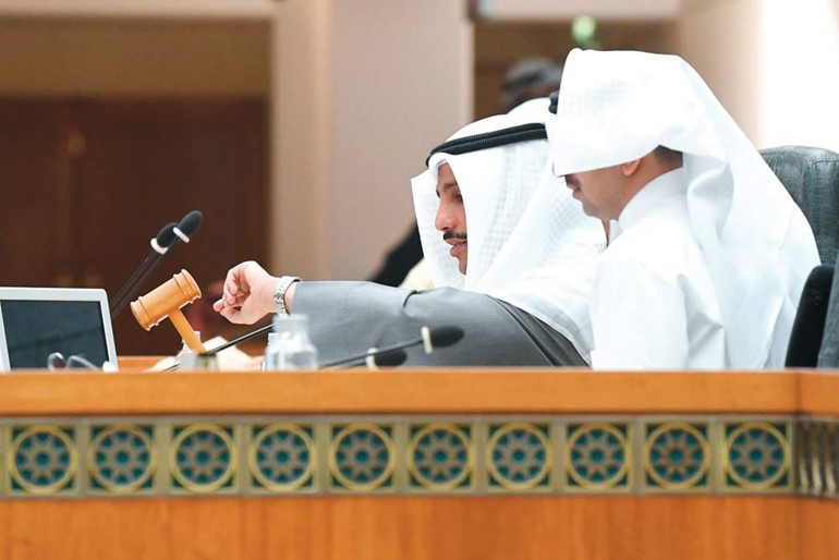  رئيس مجلس الأمة مرزوق الغانم يرفع الجلسة
