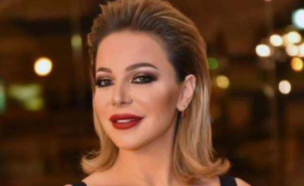 بالفيديو.. سوزان نجم الدين تبكي فراق ابنتها على الهواء