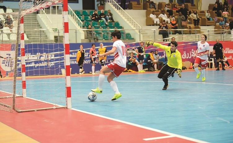 جانب من مباراة الكويت وسلوى﻿