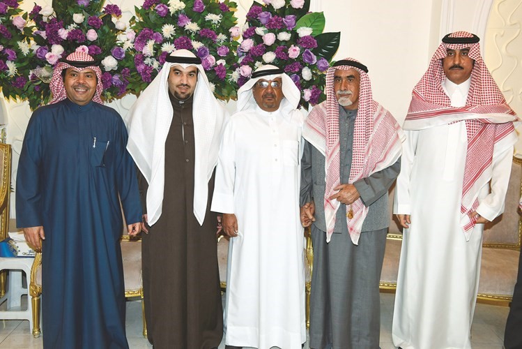سعد العجمي يتلقى التهاني﻿