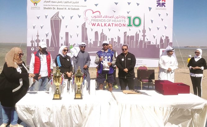 د. فواز الرفاعي يسلم الزميل ممدوح سريع جائزة الواكاثون﻿