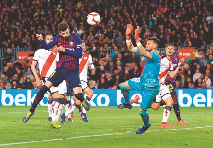 برشلونة يقلب الطاولة على فاليكانو.. وأتلتيكو يعزز وصافته