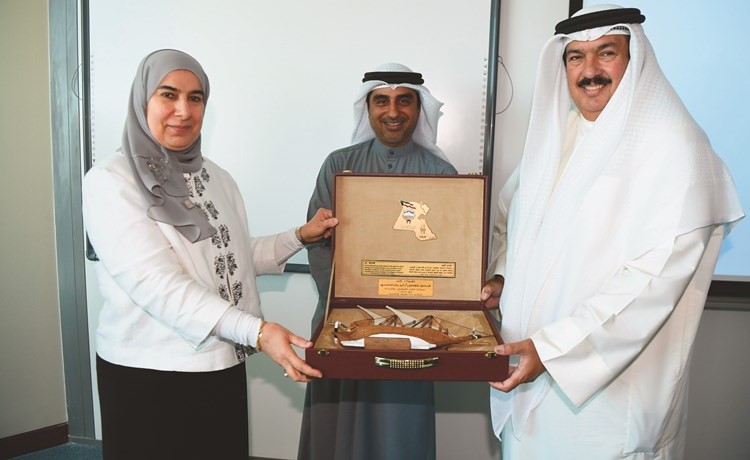 «التخطيط والتنمية بالتطبيقي» تكرم د.أبوبكر الكندري