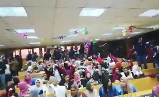 فيديو راقص داخل جامعة مصرية يثير غضباً.. والإدارة تتوعد