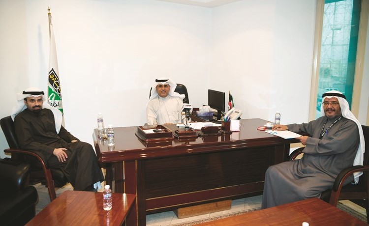 فؤاد المزيدي وفهد الفهد في حديثهما للزميل مبارك الخالدي	(محمد هاشم)﻿