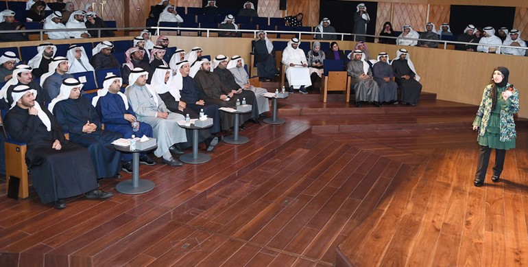 المبارك: على الشباب إطلاق طاقاتهم ومستعدون للاستماع إلى أفكارهم