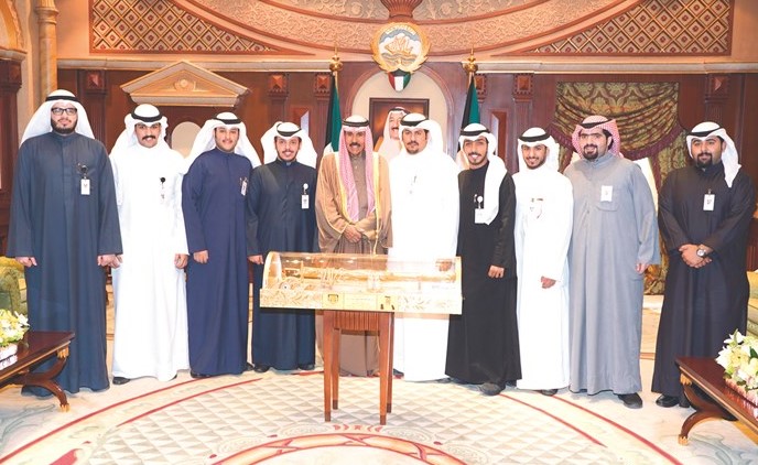 سمو ولي العهد الشيخ نواف الأحمد مستقبلا رئيس وأعضاء الاتحاد العام لطلبة ومتدربي التطبيقي﻿