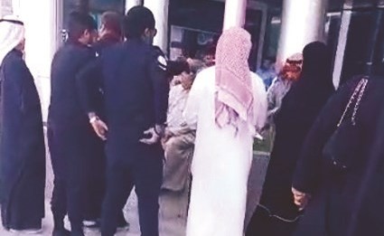 رجال النجدة سارعوا إلى موقع البلاغ لاحتواء الإشكال