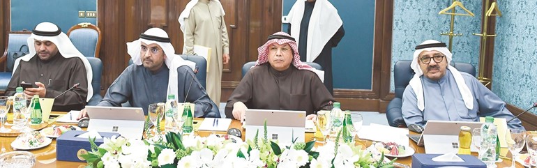 الشيخ ناصر صباح الأحمد والشيخ خالد الجراح ود.نايف الحجرف ومحمد الجبري﻿