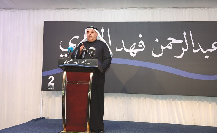 مرشح الدائرة الانتخابية الثانية النائب السابق عبدالرحمن العنجري متحدثا	(زين علام)﻿