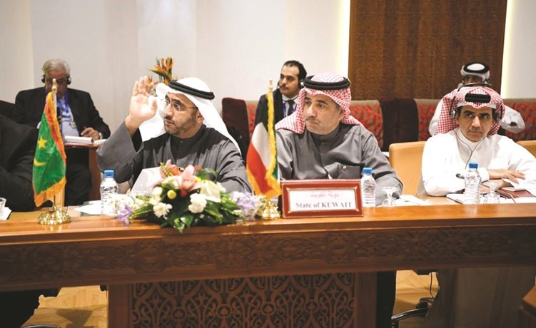 د.عودة الرويعي ومحمد الدلال أثناء فعاليات المؤتمر﻿