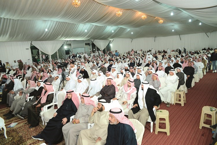 جانب من الحضور في ندوة م.حمود العنزي-(زين علام)﻿