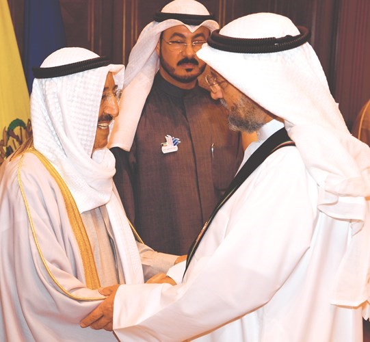 بالفيديو.. الأمير التقى ممثلي جمعية ملتقى الكويت الخيري والحائزين جائزة وشاح الكويت للبصمة الإنسانية: «تموا على هالنشاط.. عملكم هذا ربكم ما ينساه واحنا ما ننساه»